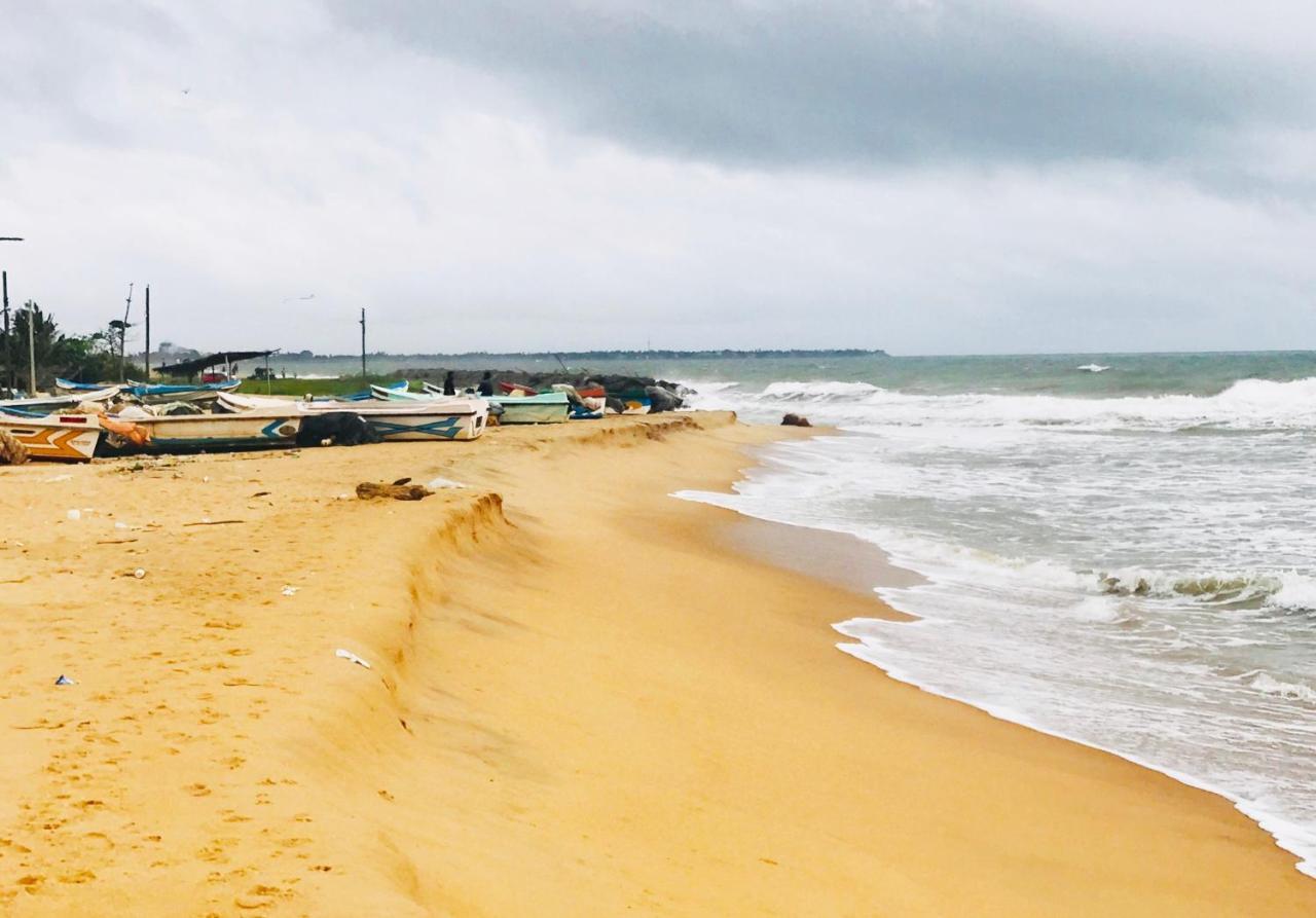 Sea Beach Resort Negombo Exterior foto